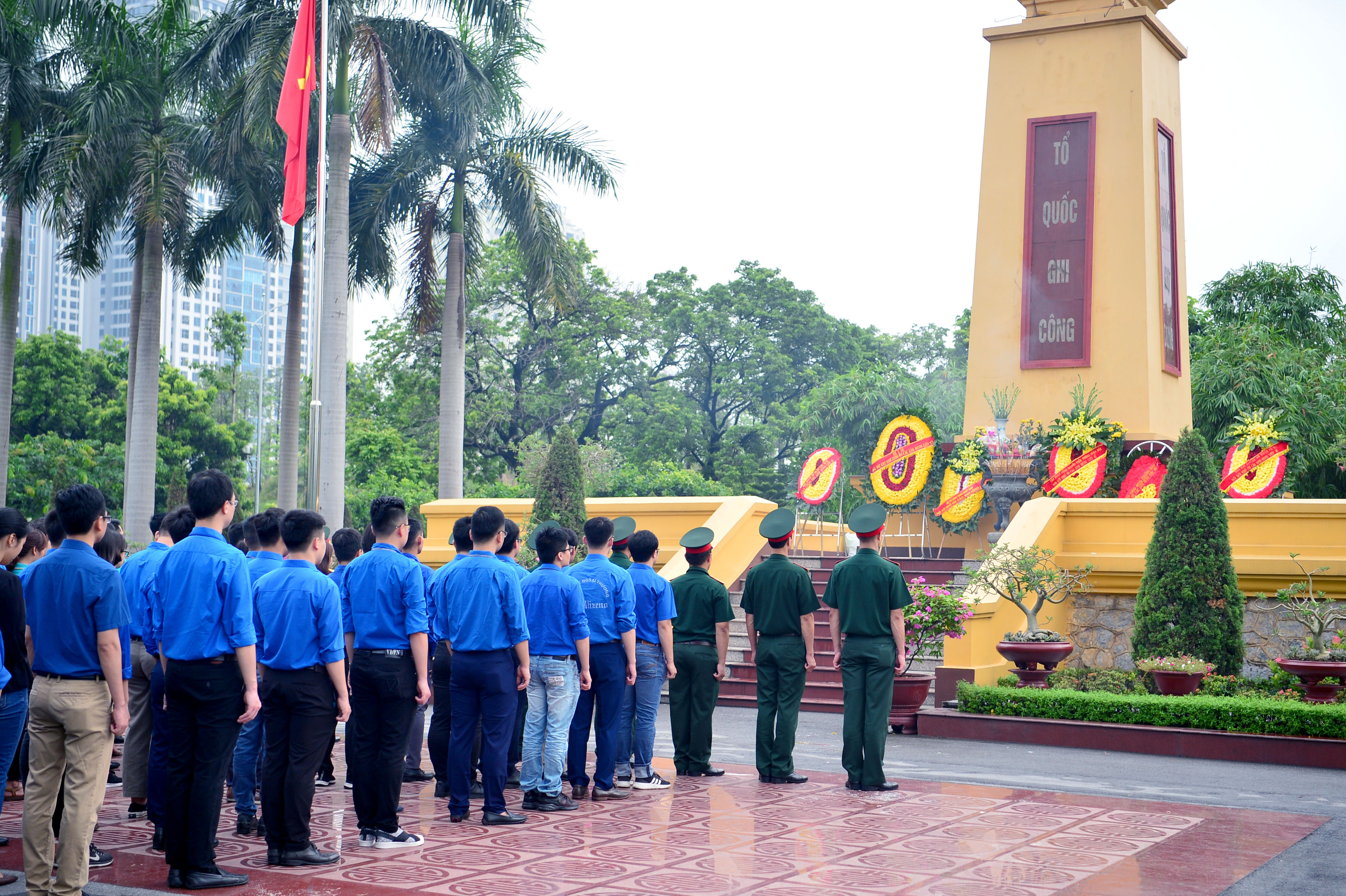 Viettel thăm hỏi, tặng quà hơn 3.000 gia đình thương binh, liệt sĩ